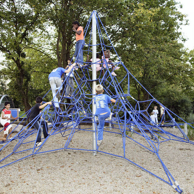 儿童塔形攀爬绳网